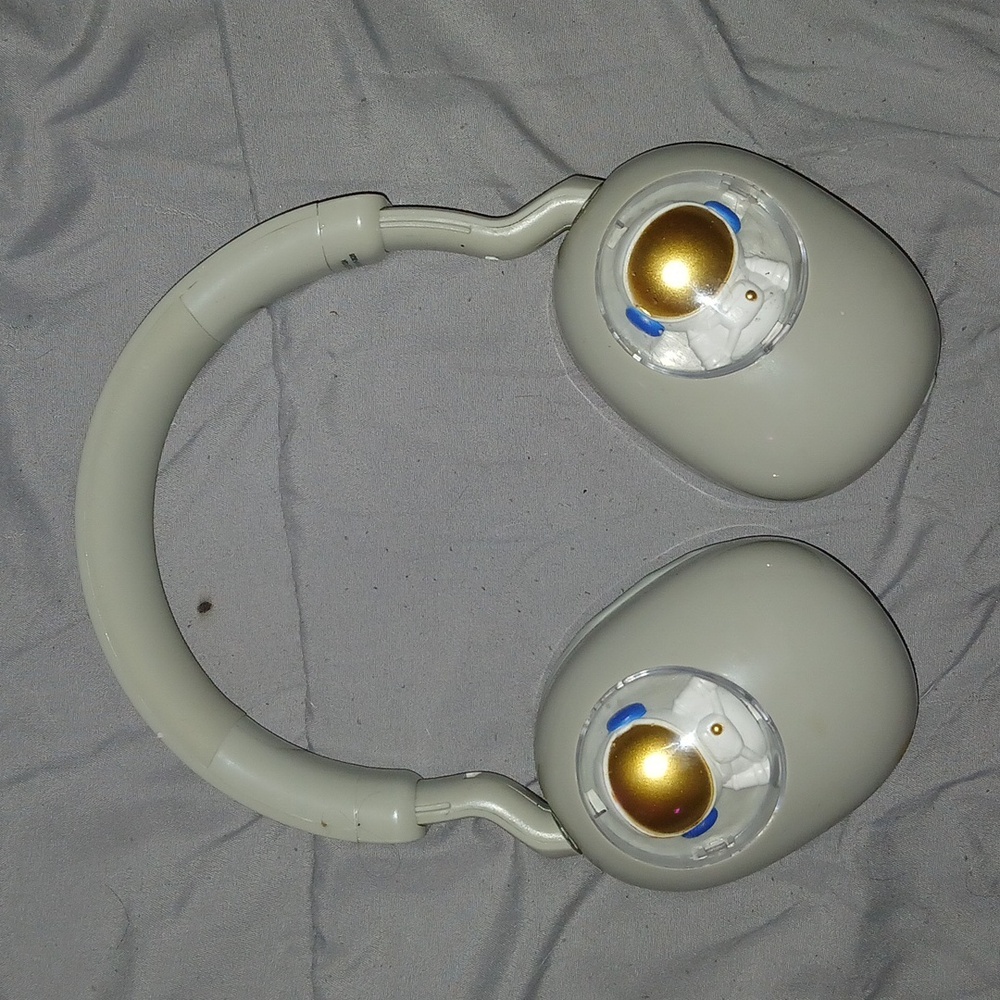 Unbranded Astronaut Kawaii bluetooth headphones